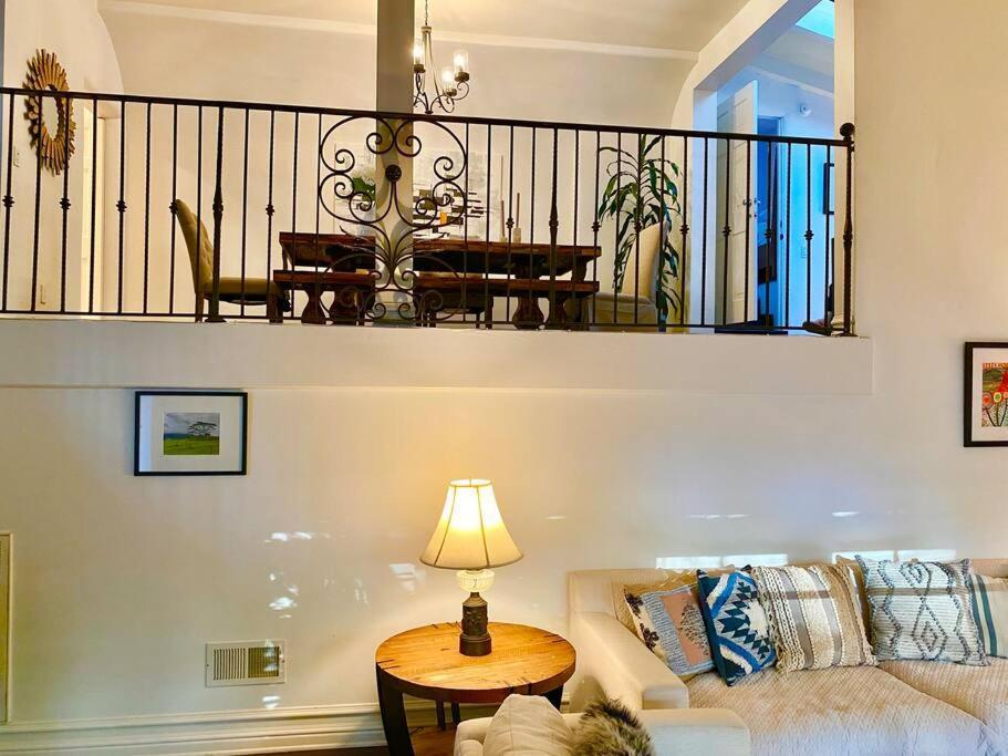Entire On Sunset Strip Villa *